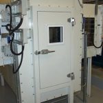 Soundproof door designed for pressurized environments